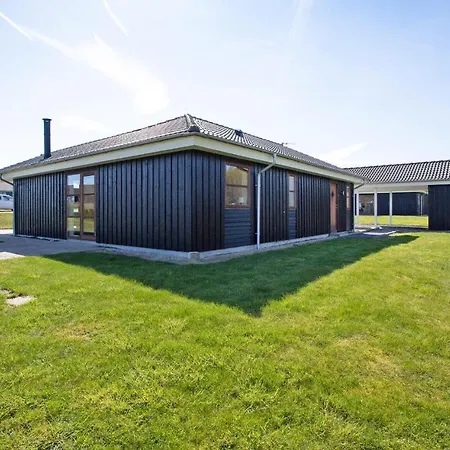 Beautiful In Rudkobing W/ Sauna And 3 Bedrooms Holiday home Spodsbjerg